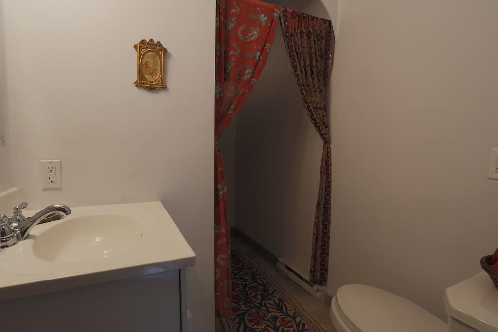 Meems Elliston B&B 외부 사진