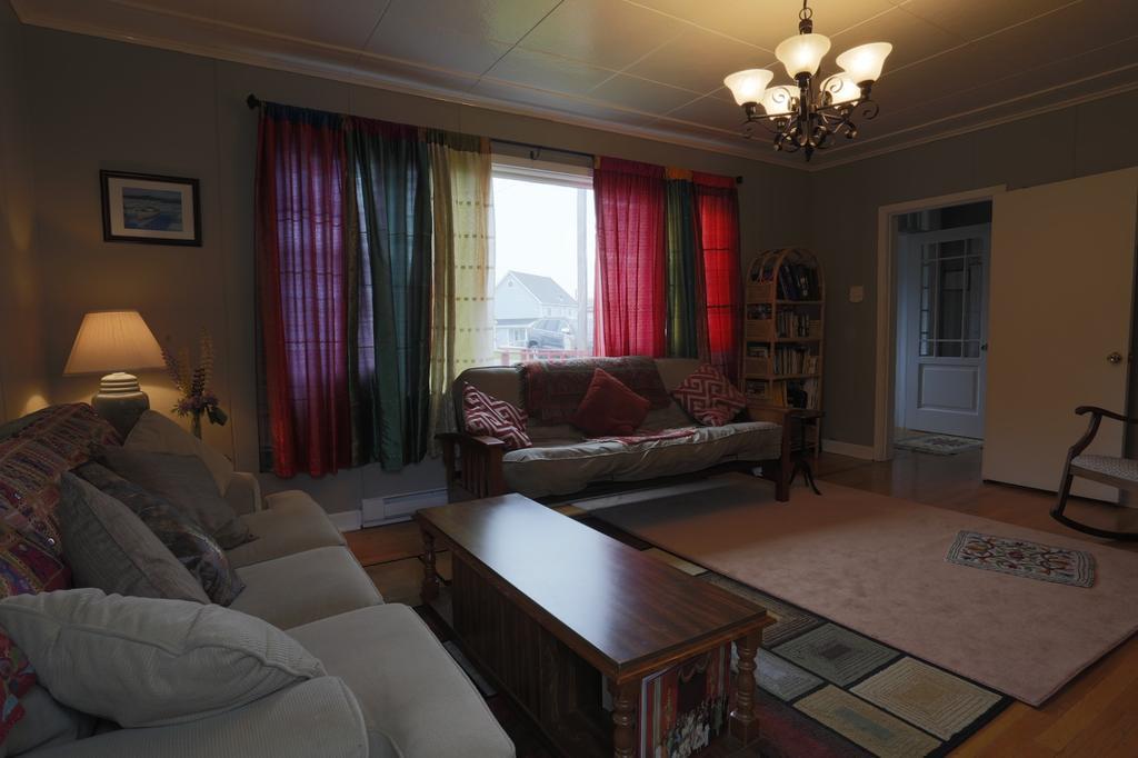 Meems Elliston B&B 외부 사진