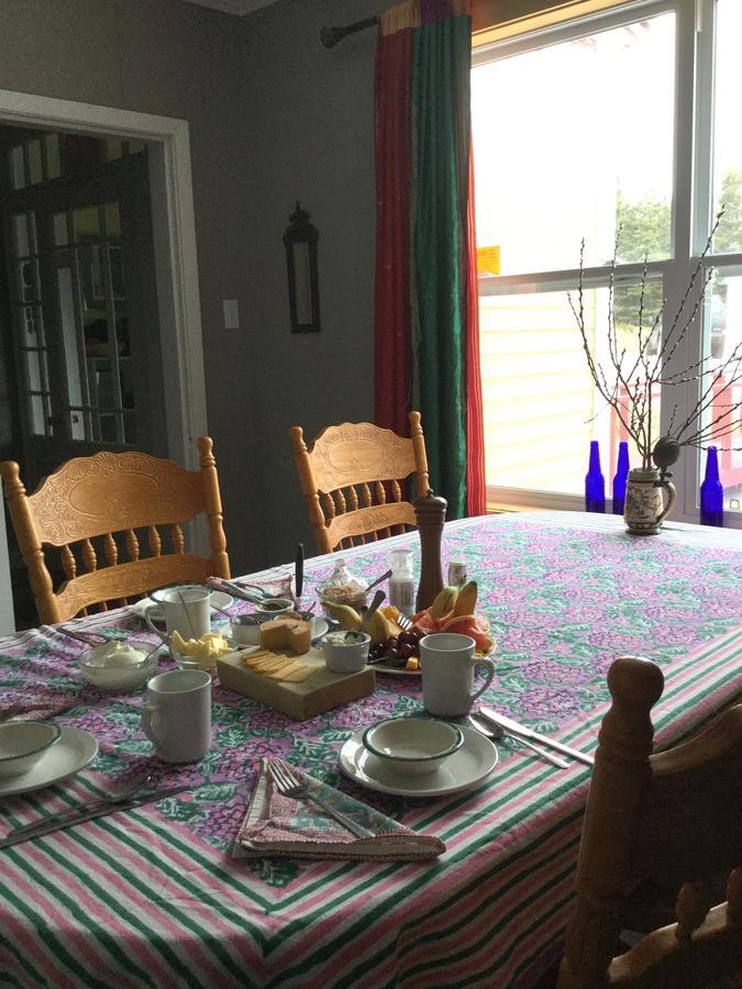 Meems Elliston B&B 외부 사진